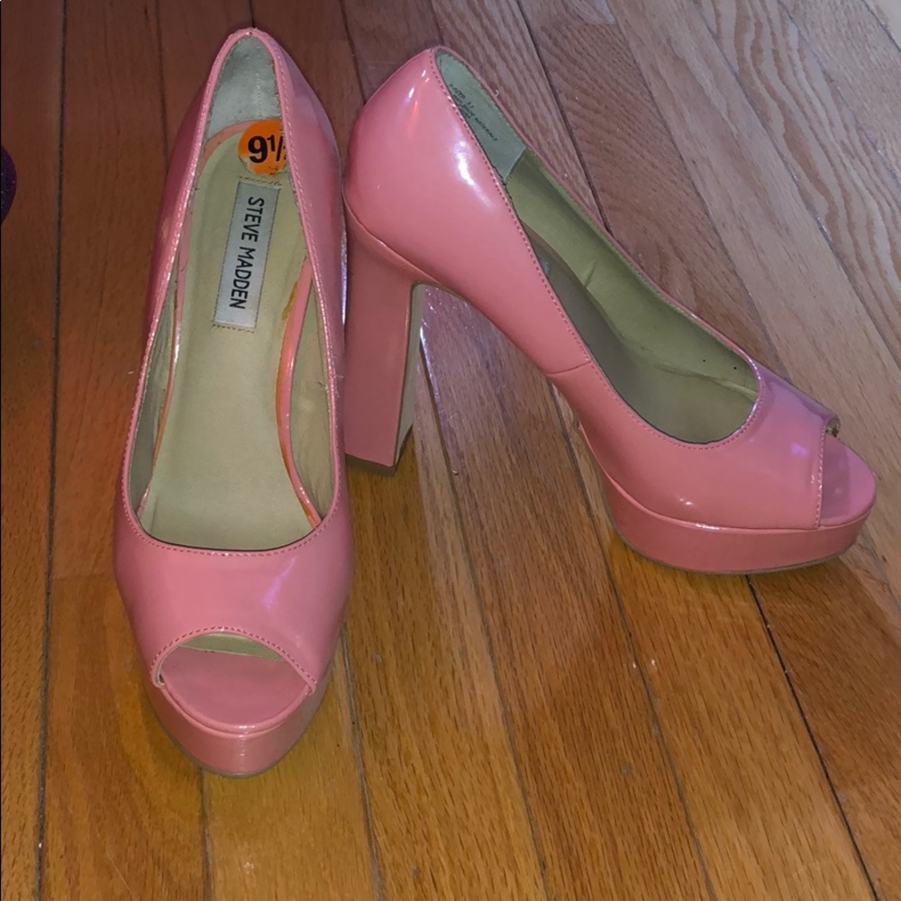 💞STEVE MADDEN💞 Patent Platform Pumps